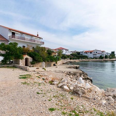 Apartments By The Sea Mandre, Pag - 4101 Kolan Bagian luar foto