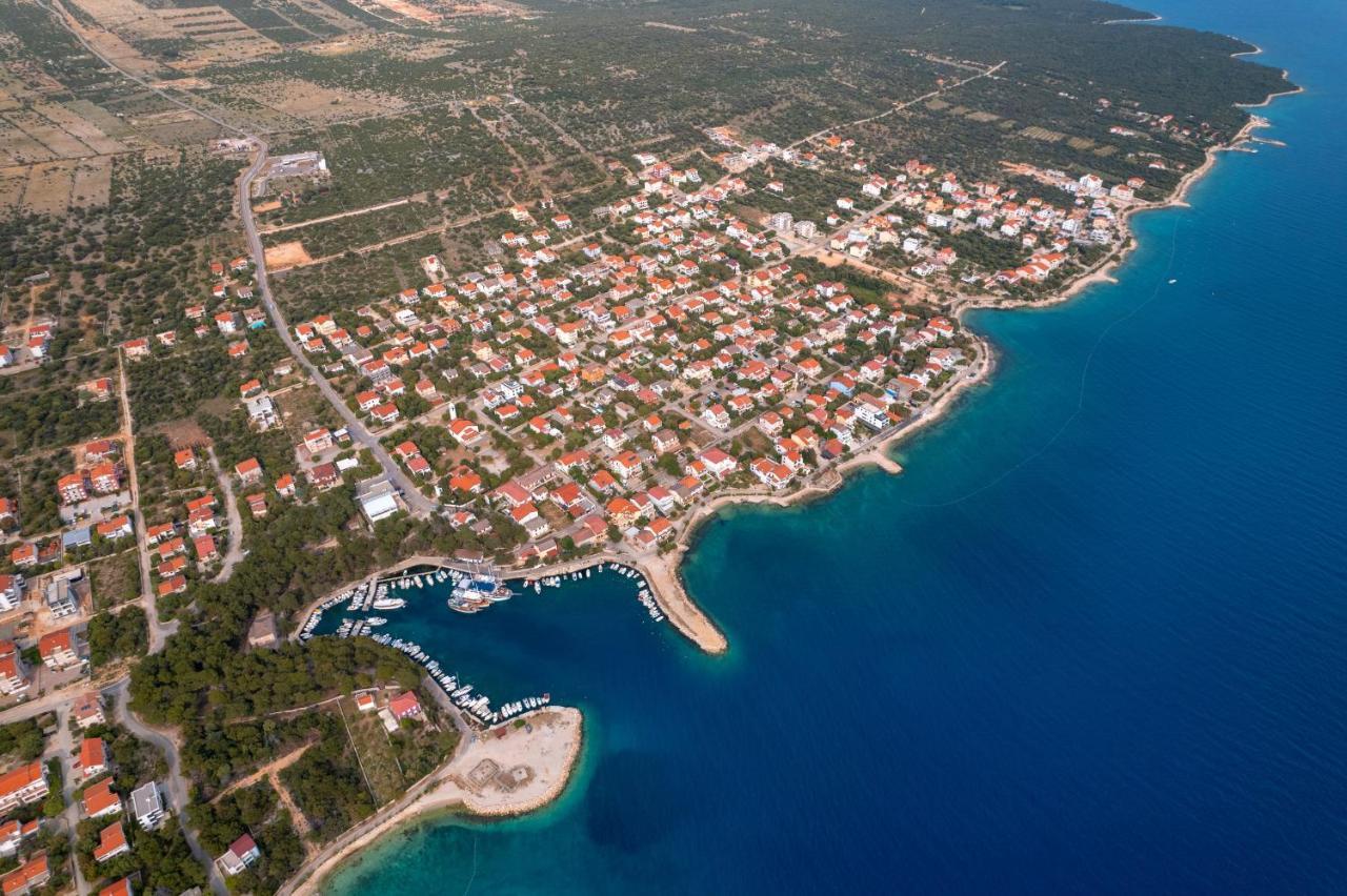 Apartments By The Sea Mandre, Pag - 4101 Kolan Bagian luar foto