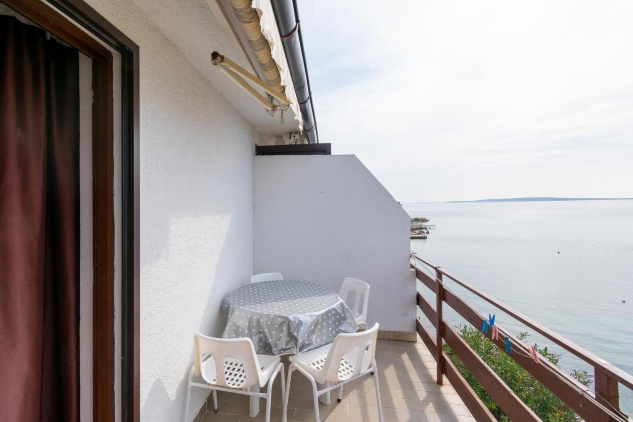 Apartments By The Sea Mandre, Pag - 4101 Kolan Bagian luar foto