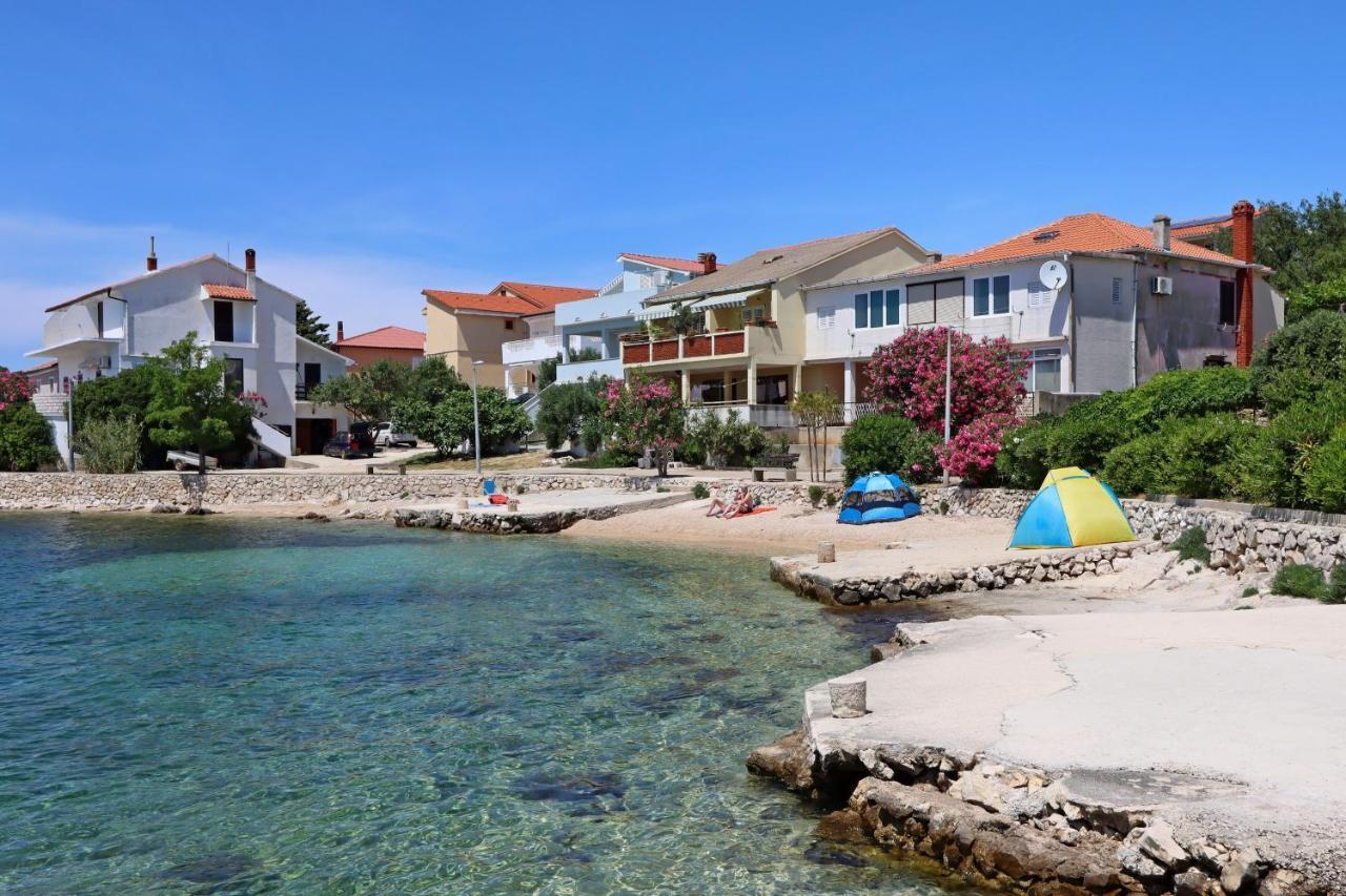 Apartments By The Sea Mandre, Pag - 4101 Kolan Bagian luar foto